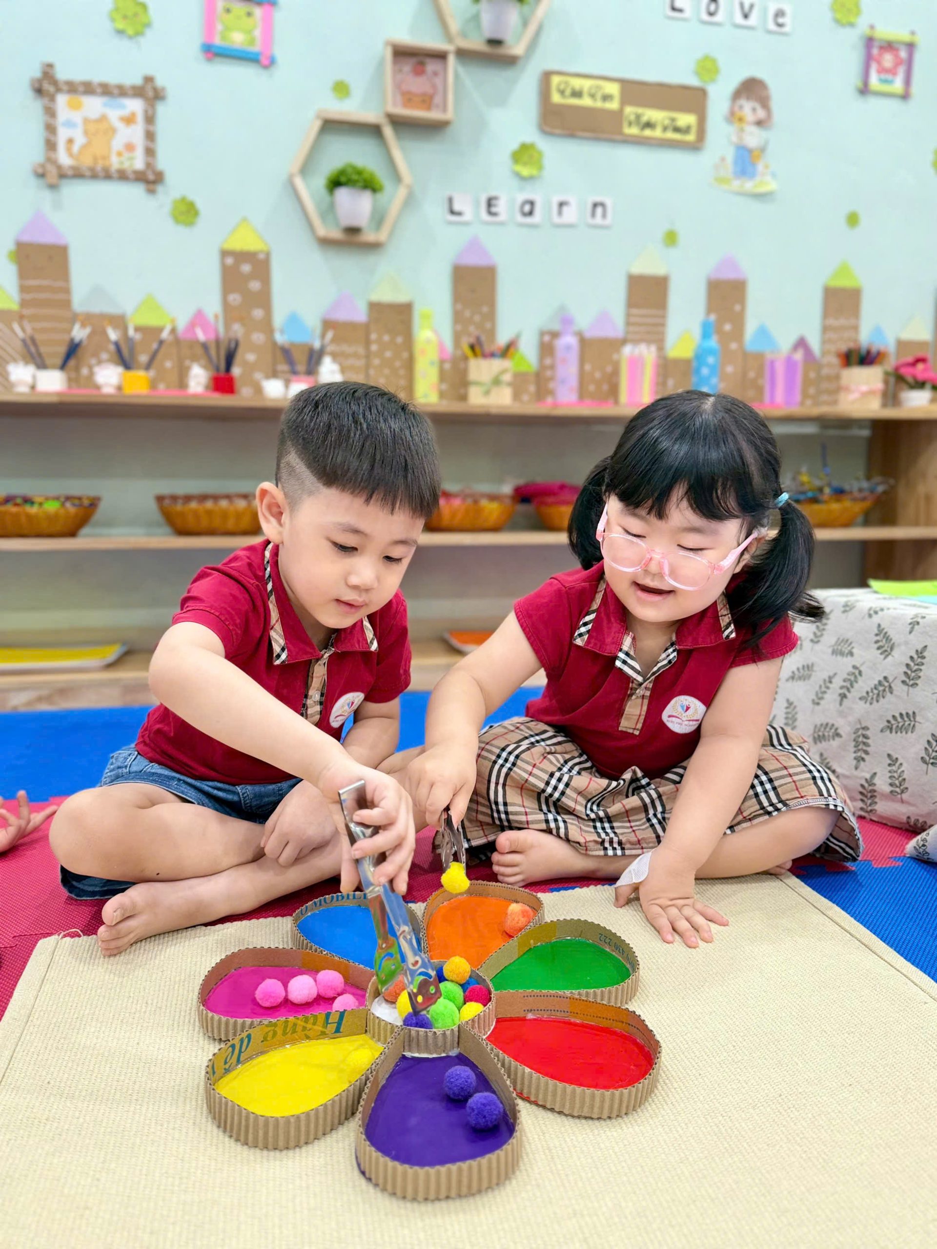 KHÁM PHÁ SẮC MÀU DIỆU KỲ